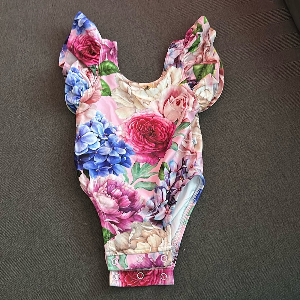 EUC Posh peanut swimsuit 6-12 mth